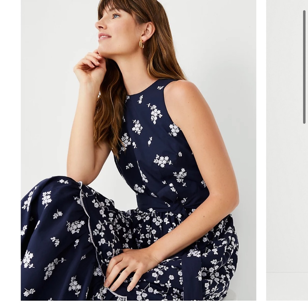 FLORAL EMBROIDERED DRESS💙